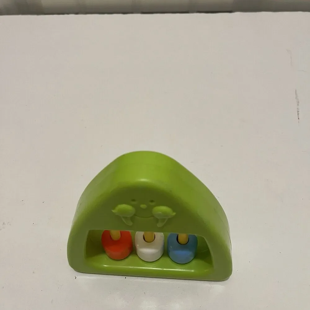 VINTAGE 1978 FISHER PRICE GUS THE WALRUS TUB N POOL TOY RATTLE ABACUS Green